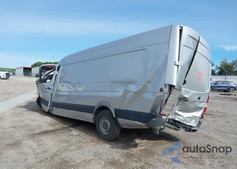 2015 Mercedes-Benz Sprinter 2500 High Roof from USA, damaged, VIN WD3PE8DC7FP113022